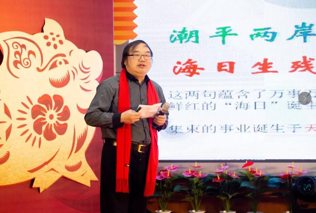 中國建筑金屬結構協(xié)會專家委員會副主任、中國建筑設計集團教授張躍峰 